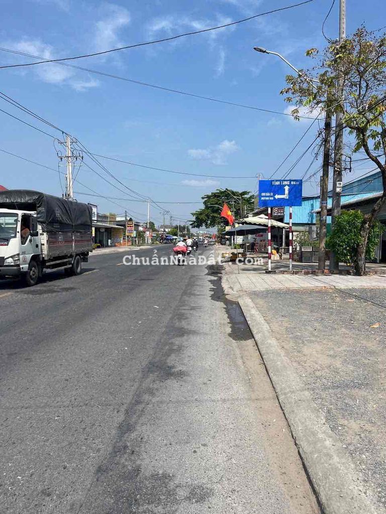 NHÀ CẤP 4 MỚI XÂY KHU DÂN CƯ HUỲNH ĐẠI CÁCH ĐƯỜNG QLO 53 chỉ 100m