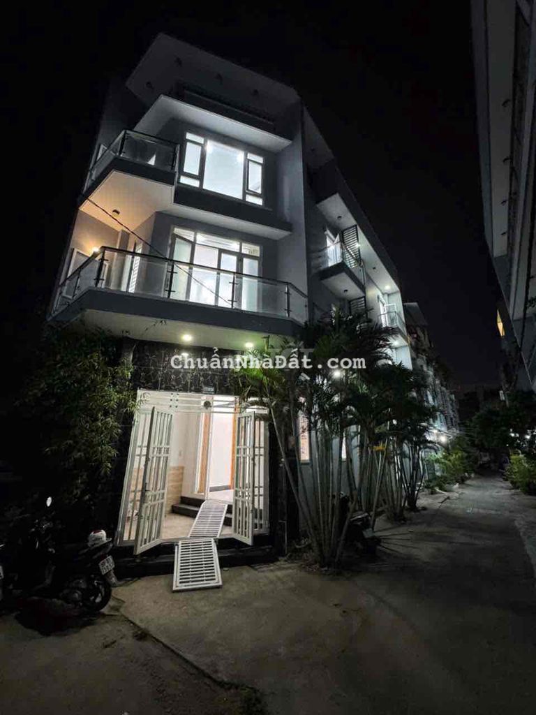 Nhà Bán . DT 3m50x15 .2 lầu sân thượng. 4 phòng. 3 wc