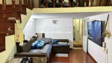 Bán Tập thể phố Lê Gia Định nhà đẹp 2 thoáng 2 ngủ ở ngay 60m2 T2 giá