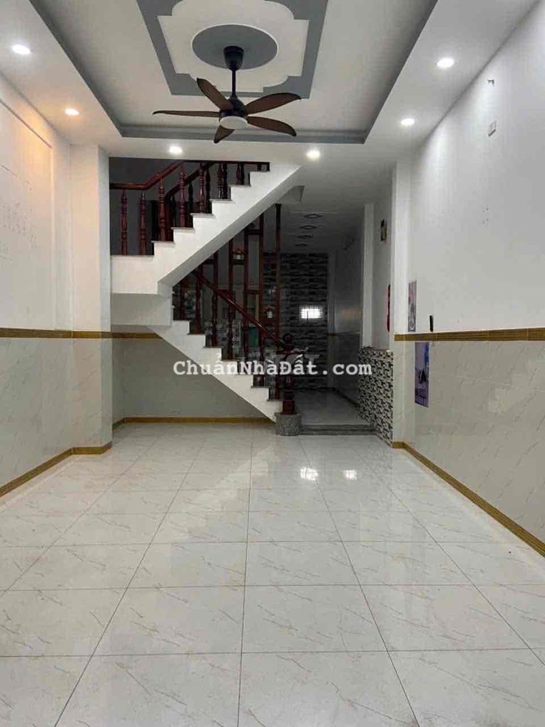 Cho thuê nhà HT 13 q12 2lầu 4Pn hẻm 7m giá 10tr kdc đẹp