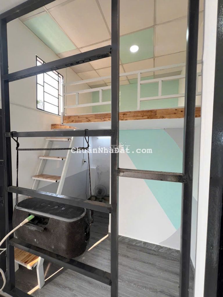 CÒN 2P DUPLEX NHỎ XINH GẦN CHỢ BÀ CHIỂU-CỬA SỔ TRỜI -BAN CÔNG -FREE XE