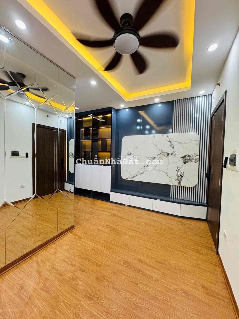 Bán chung cư Kim Văn Kim Lũ nhà đẹp 2 thoáng ở ngay 2 ngủ 50m T9 giá n