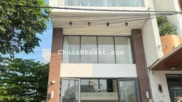 Bán nhà 1 trệt 1 lửng 2 lầu đường D6- Kdc Hồng Loan