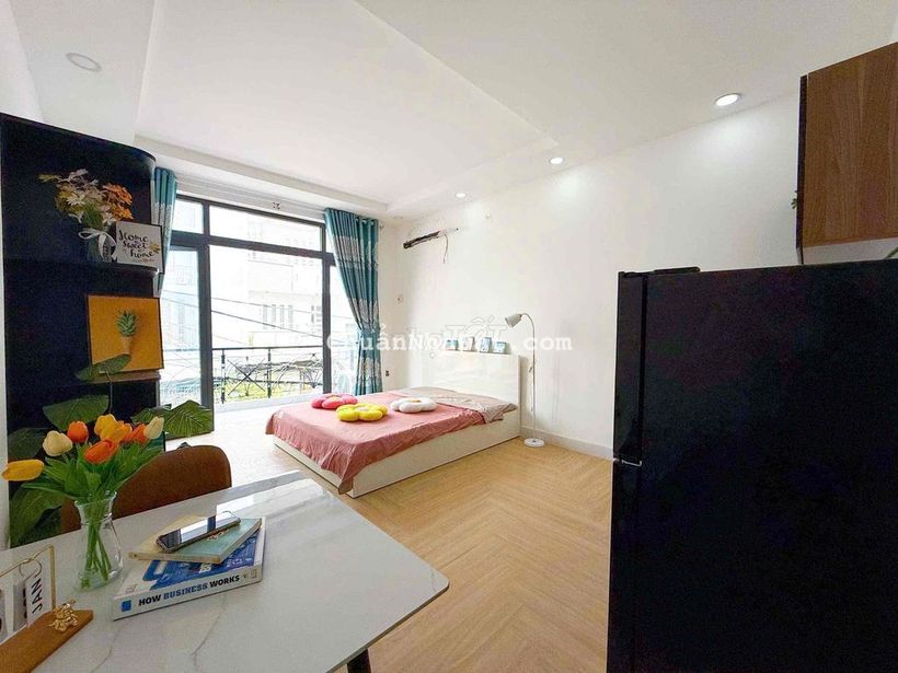 Trống sẵn studio bancol siêu thoáng ngay Parcmall quận 8