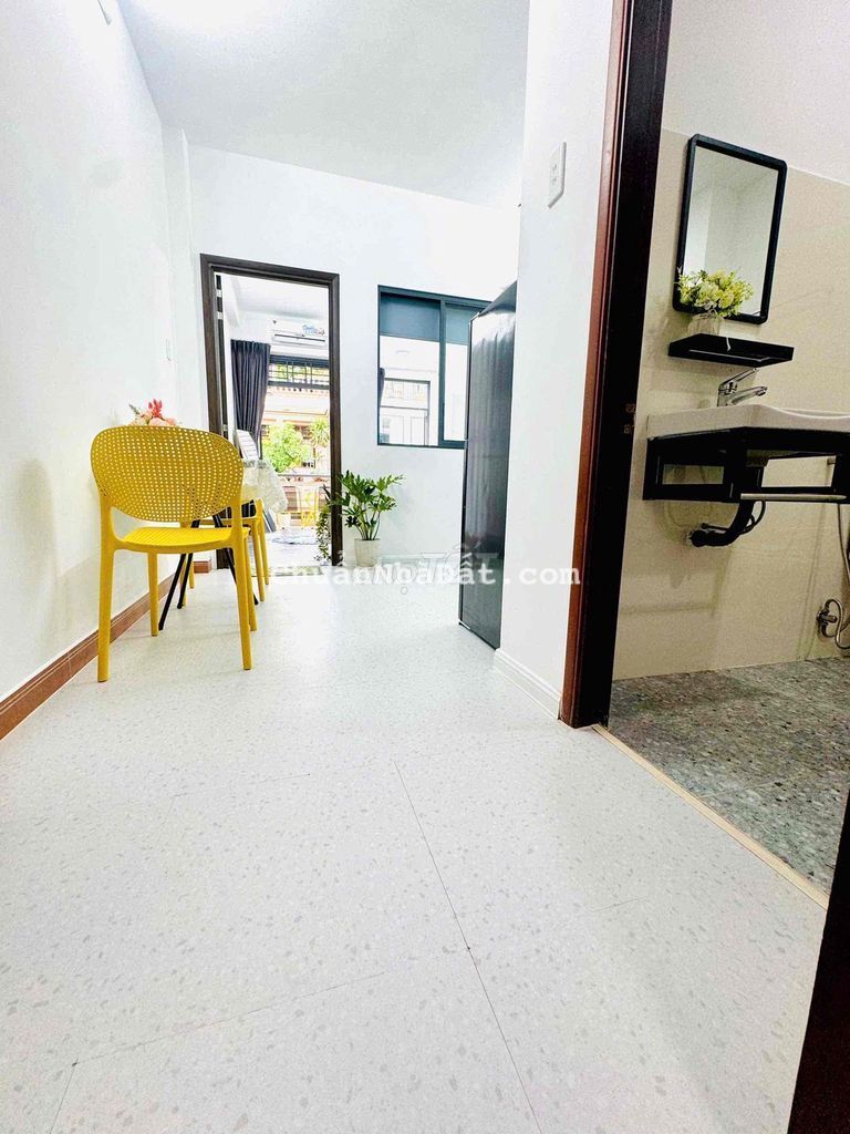 Siêu phẩm Ung Văn Khiêm  - ban công lớn - gần đại học Ngoại Thương -Q1