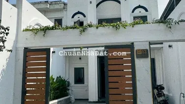 Nhà phố đẹp mặt tiền gần chợ Xóm Nghèo, phường Dĩ An, Tp Dĩ An
