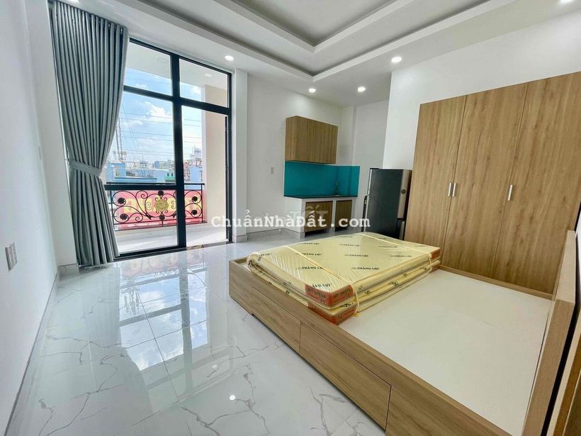 BAN CÔNG RIÊNG THOÁNG MÁT GẦN CV LÀNG HOA GÒ VẤP