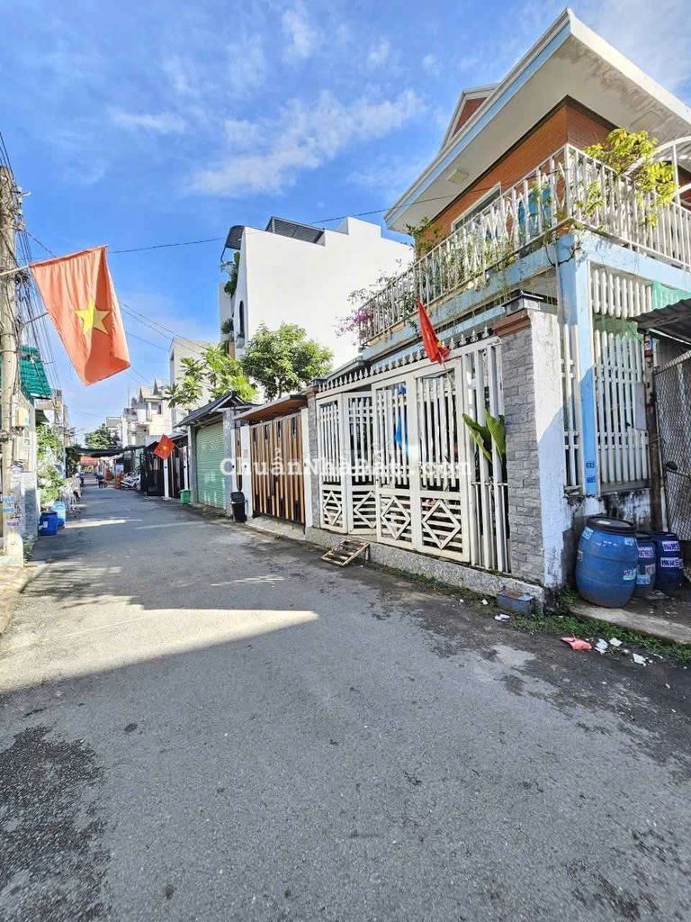 Nhà phố 75m gần BigC GO, phường Dĩ An, Tp. Dĩ An