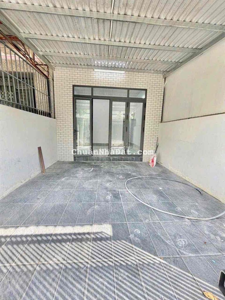 Cho thuê nhà mới xây 4,5x24 KDC Hồng Phát