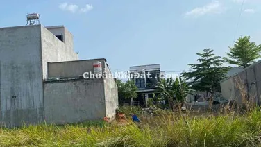 Tôi cần tiền bán lô đất nằm trong khu dân cư gần xã Mỹ hạnh Nam