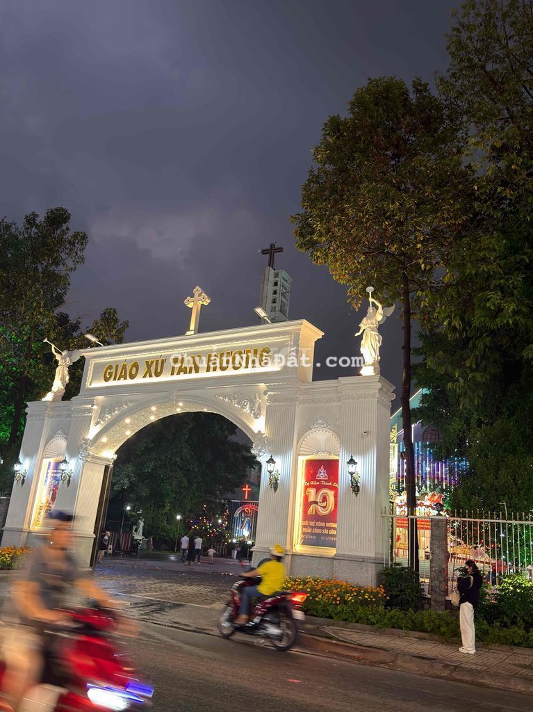 BÁN NHÀ 2 TẦNG - CHỢ TÂN HƯƠNG - 55M2 - TẶNG NỘI THẤT - SÁT MẶT TIỀN