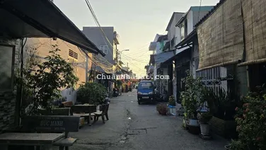 Bán nhà vi bằng 4,3m x 16m hẻm xe hơi C4 Phạm Hùng - Bình Chánh