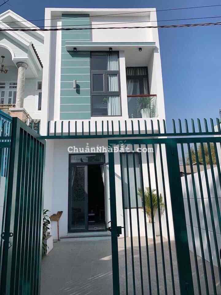 BÁN GẤP NHÀ ĐƯỜNG TL 826