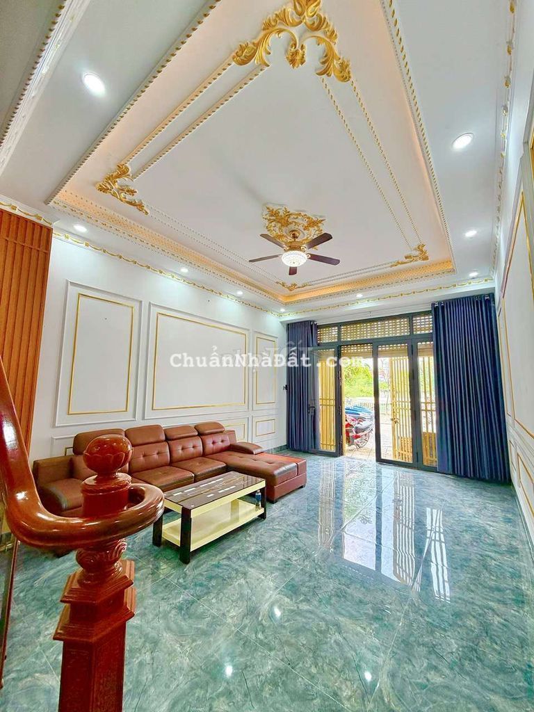 Bán nhà mặt tiền 3 lầu trục chính pht8