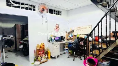 Hiếm -3Tầng BTCT, SHR,30m,Gần chợ, gần trường các cấp, nhỉnh 3t