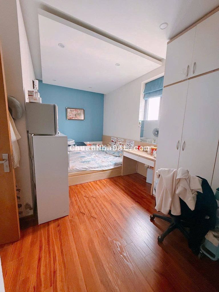 Cần bán căn chung cư thành phố Giao Lưu, diện tích 77m² nhà đẹp