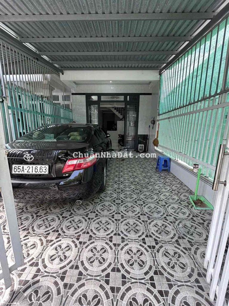 Nhà lầu mới 3 phòng KDC Bình Nhựt