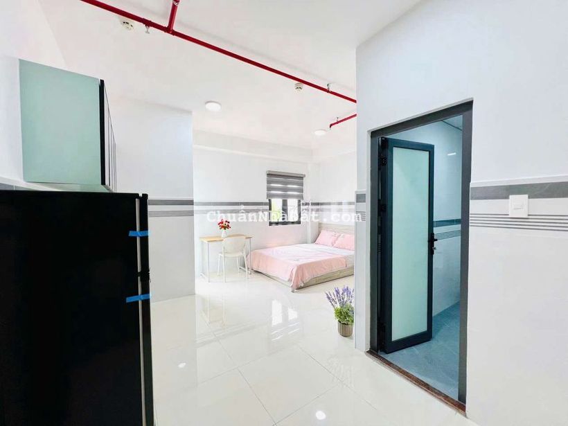 CHO THUÊ PHÒNG BANCON MỚI 100% FULL NT Ở NGAY CẦU SẮT NGUYỄN THÁI SƠN