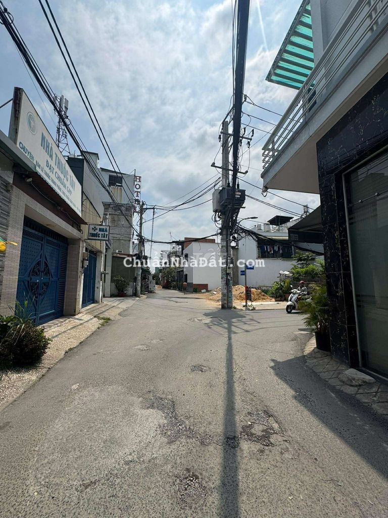 GÓC 2 MTKD LK4-5 ĐƯỜNG NHỰA XE HƠI NÉ 3 TẦNG 4x17m NHỈNH 6 TỶ