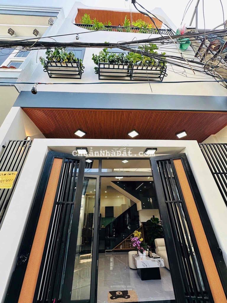 NHÀ 3 TẦNG MỚI KIỆT TRƯNG NỮ VƯƠNG FULL NỘI THẤT