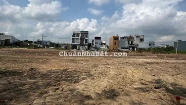 BÁN ĐẤT MẶT TIỀN VÕ CHÍ CÔNG ( KỀ LÔ GÓC- LÔ SẠCH)