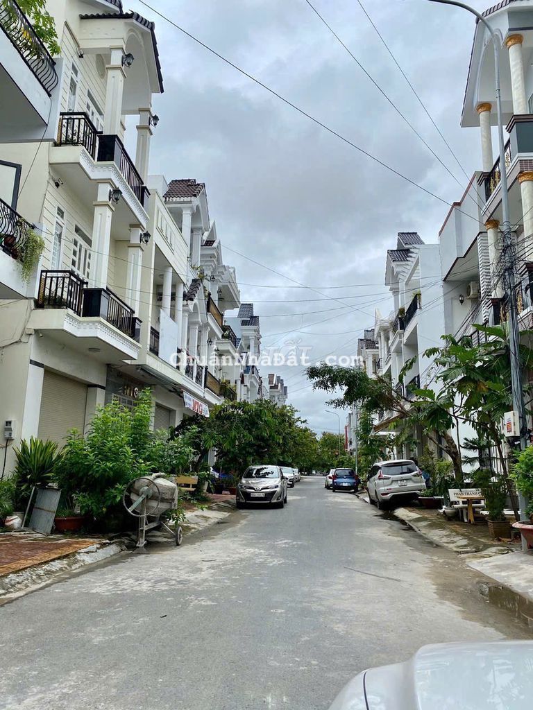 Cho thuê Nhà 10 triệu 2 phòng ngủ Hưng Phú lộ ô tô