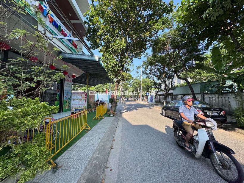 SIÊU PHẨM MẶT TIỀN TRẦN QUÝ HAI,SÂN Ô TÔ RỘNG,TRUNG TÂM ĐÀ NẴNG ,71M2.