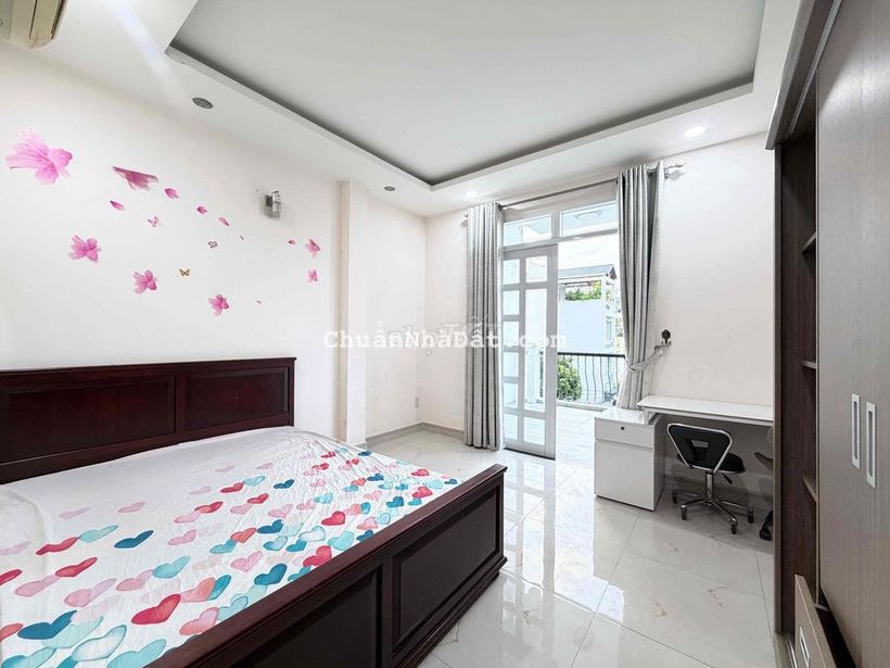 PHÒNG 30m2 BAN CÔNG SIÊU RỘNG GẦN LOTTE, UFM, NTTU, TDTU, LOTTE MART