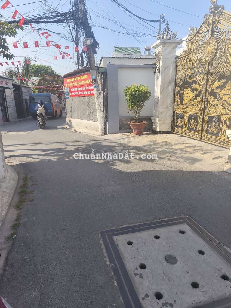 HẺM XE HƠI 60 M2 LÊ VĂN KHƯƠNG , CHỈ 4,2 TỶ