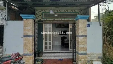 Nhà sau lưng Uỷ Ban Xã Đức Hoà Hạ 5x15,5m giá 1ty350