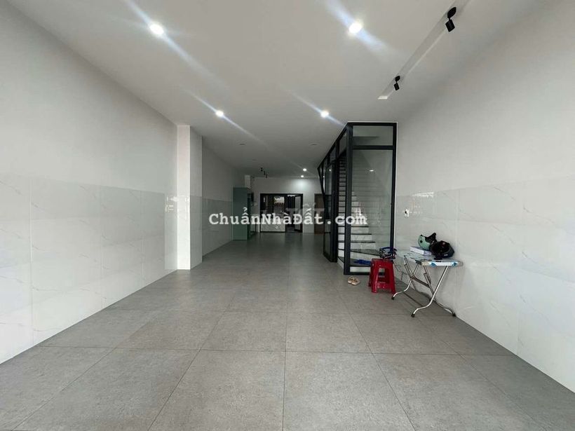 cho thuê MBKD tầng 1 Hồ Quý Ly, gần chợ