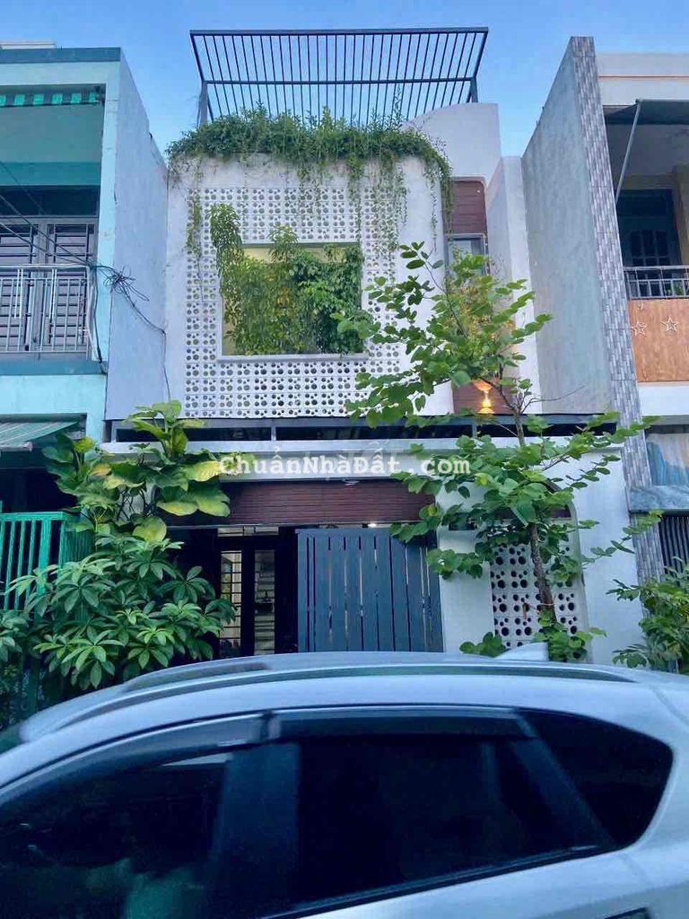 nhà 3tầng đường 5m5 mân thái dt 80m giá bán 8ty500 triệu lh ***