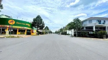 CHO THUÊ NHÀ MẶT TIỀN TRỤC CHÍNH KDC NAM LONG 10TR