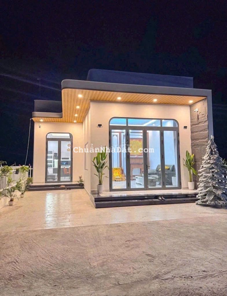 VỀ QUÊ BÁN LẠI CĂN NHÀ CẤP 4 MỚI XÂY Ở RẤT KIÊN CỐ, SỔ RIÊNG NGAY CHỢ