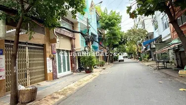 Nhà MTNB Cư Xá Ra Đa, P13 Q6. DT: 4.2x16m (64 m2) Cấp 4. Giá 6.2 tỷ TL