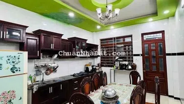 Nhà 4 Tầng 96m2 khu dân cư bình hưng đối diện bến xe Q8