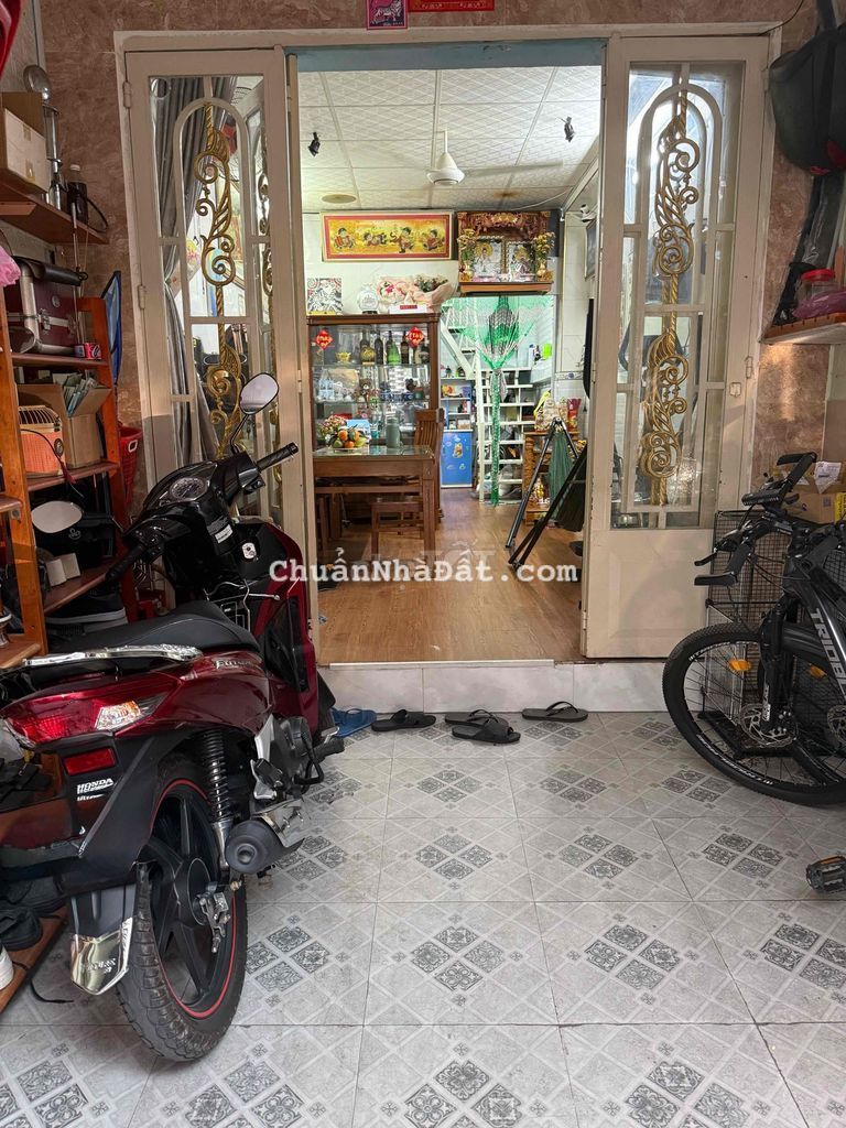 🛑🛑🛑Nhà diện tích to, hẻm 793 Trần Xuân Soạn P Tân Hưng , cách ô tô 70m