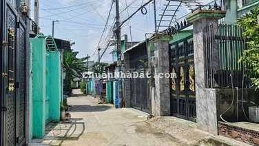 Nhà đẹp sát mặt tiền 2 lầu đúc