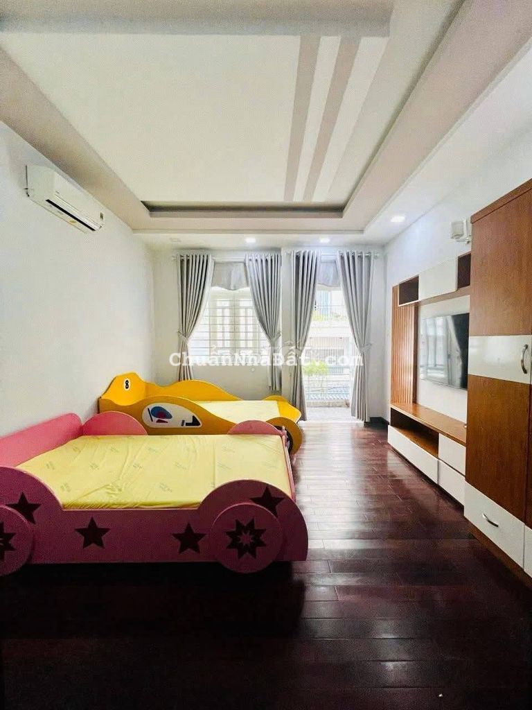 NHỈN 6 TỶ HẺM TÔ HIỆU THÔNG 8M XE HƠI NGỦ NHÀ DT: 4X17 2 TẦNG 3PN