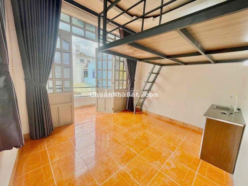 BAN CÔNG + GÁC NGAY HUỲNH VĂN NGHỆ