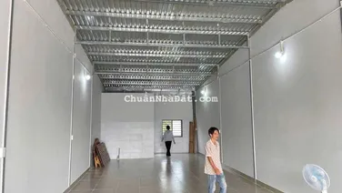 Kho mới 180m2 đường nhựa 6m