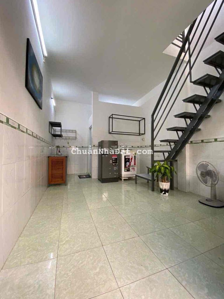 1 Trệt 1 Lầu, Sẵn Full Nội Thất Cao Cấp, Gần Hàng Xanh, 3-4 Người