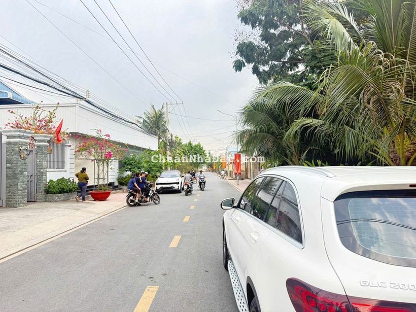 Bán kho sát mặt đường QL13 - sẵn điện 3 pha - DT ( 13 X21) 269M