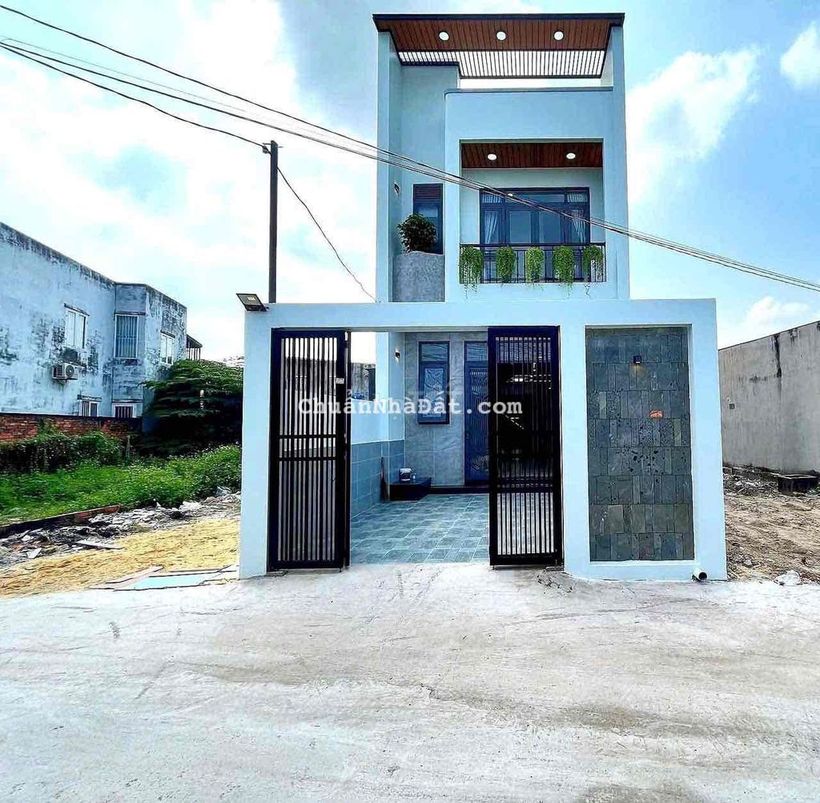 nhà lầu mới xây