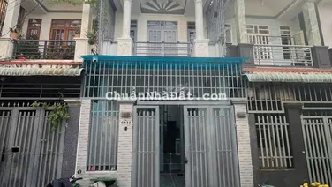 nhà lầu sau lưng chợ Đông Hòa giá 8 triệu