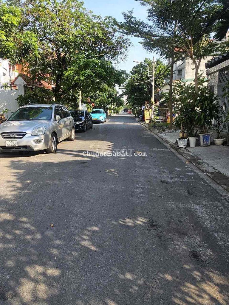 cho thuê nhà + vườn Hẻm xe hơi lê văn lương giá chỉ 8tr/ tháng