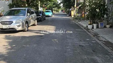 cho thuê nhà + vườn Hẻm xe hơi lê văn lương giá chỉ 8tr/ tháng