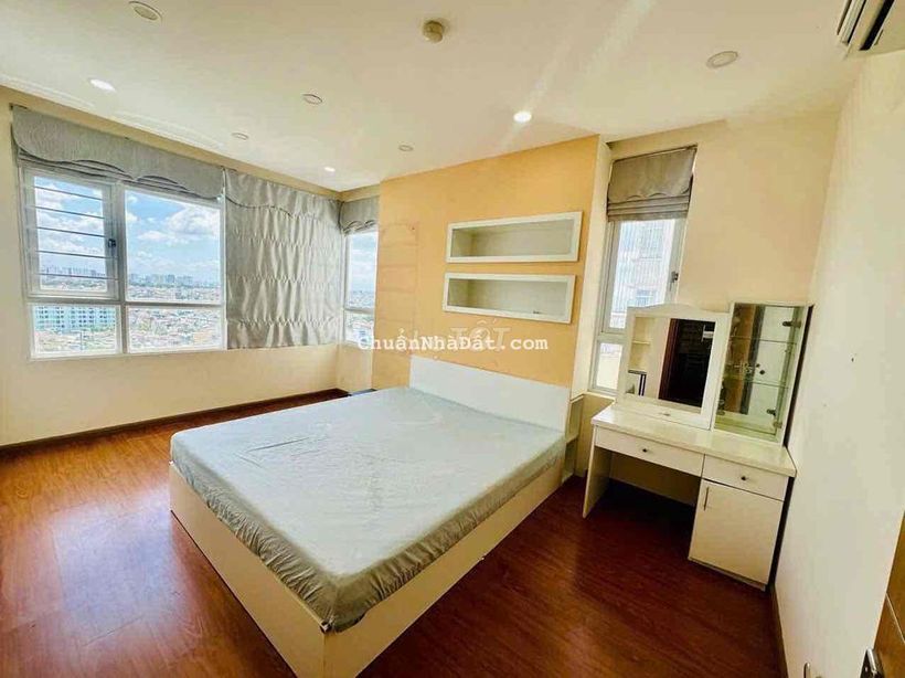 hot, bán Him Lam Chợ Lớn, view hồ bơi giá tốt, tặng nt ở liền