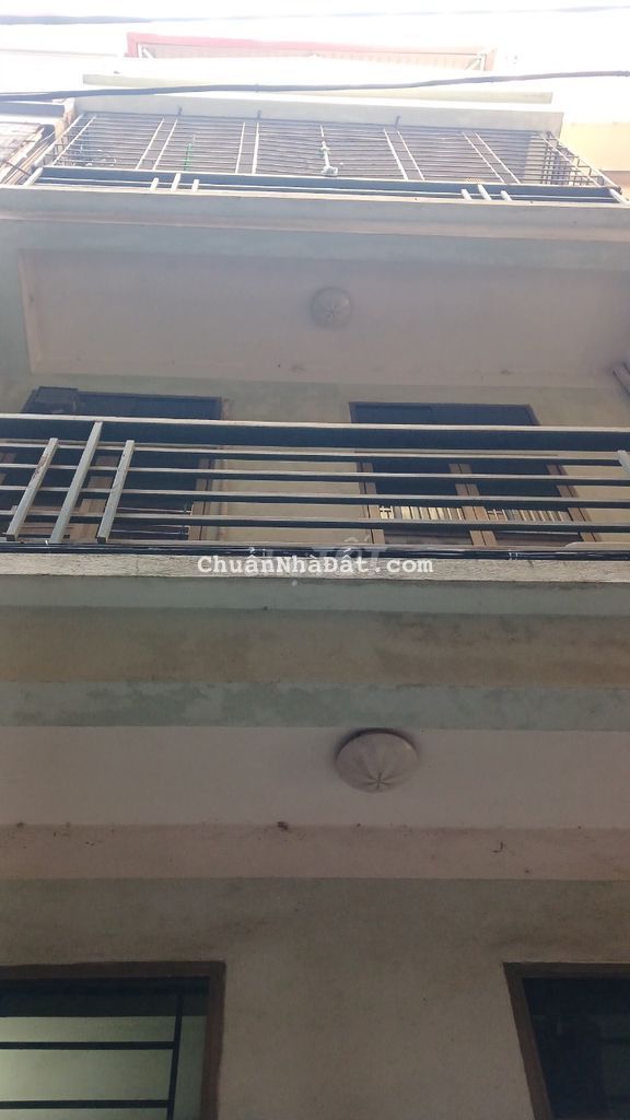 Cho thuê nhà 3 tầng x 20m2, số 2 ngách 9 ngõ 163 phố Hoàng Văn Thái