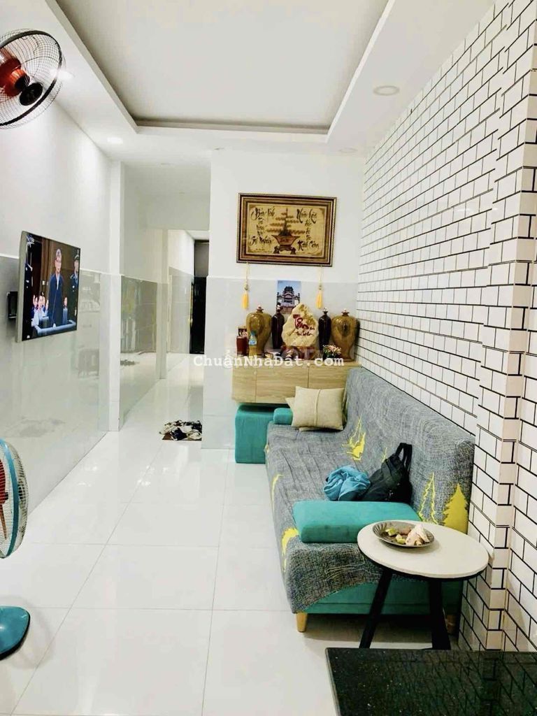 Quá rẻ 👉Nhà Đúc 2 Tầng - Hẻm 4m - Cạnh Đầm Sen -